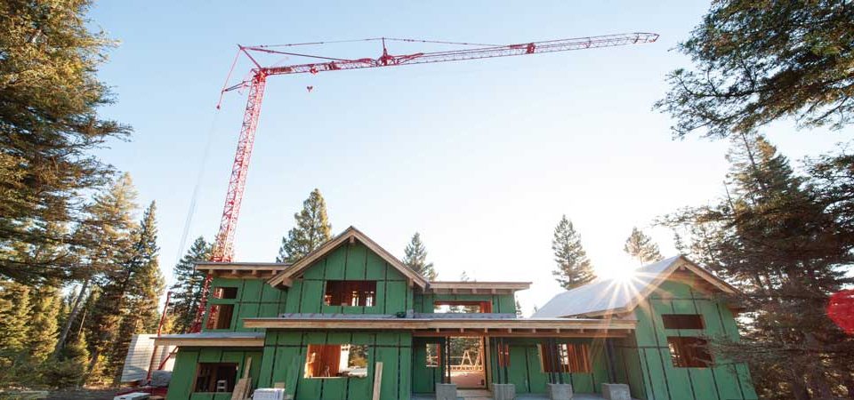 Residential construction with Potain self-erecting tower crane